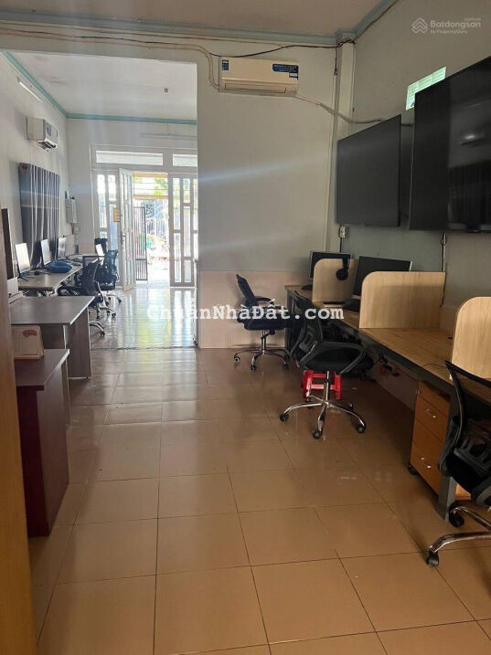 Nhà cấp 4 P. Tân Phong ngay BV tâm thần sát trường Bùi Thị Xuân cách đường Nguyễn Ái Quốc chỉ 100m