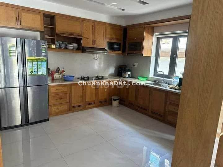 GĐ đi nước ngoài bán nhanh nhà 112m2 đường Lương Văn Nho, Tân Phong