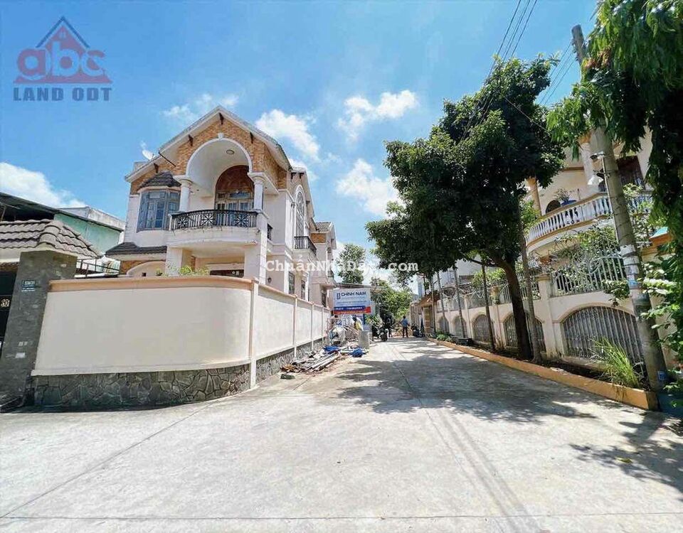 BÁN GẤP NHÀ NGHĨ VỊ TRÍ CỰC ĐẸP GẦN NGÃ TƯ TÂN PHONG