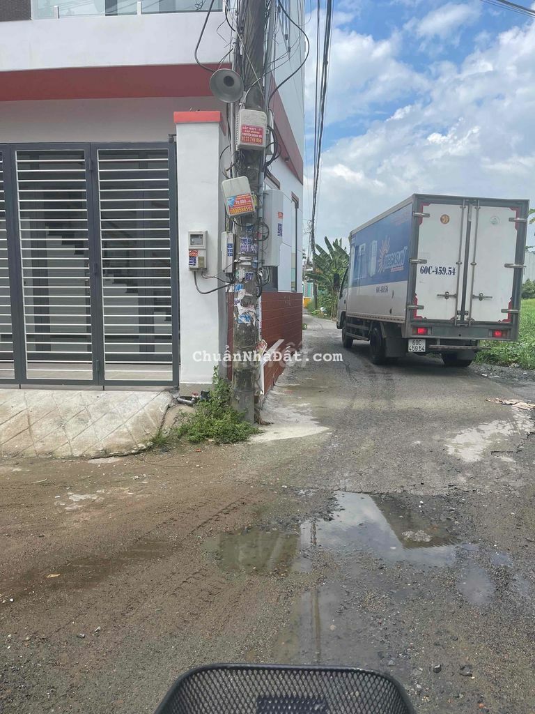 bán nhà lầu phường tân vạn góc 2 mặt tiền đường xe tải thông