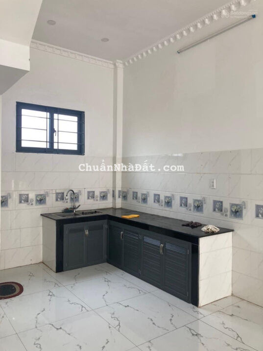 Bán gấp nhà 1 lầu 1 trệt thuộc Giáo Xứ Xuân Trà P. Hố Nai cách đường Nguyễn Ái Quốc 500M Bán gấp nhà 1 lầu 1 trệt thuộc Giáo Xứ Xuân Trà P. Hố Nai cách đường Nguyễn Ái Quốc 500M