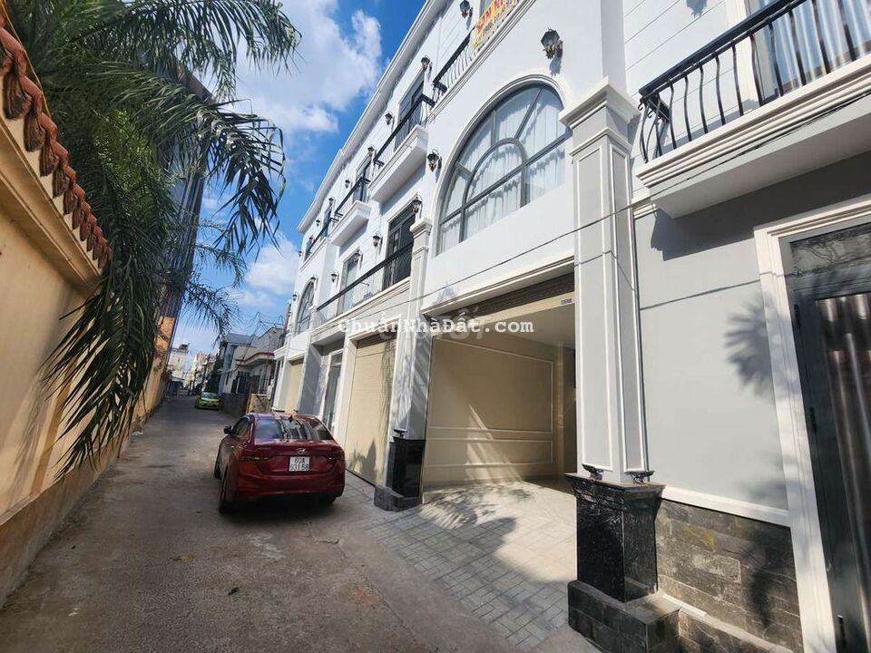 Bán nhà 1 trệt 2 lầu ngay giáo xứ Phúc Hải, cách đường 50m