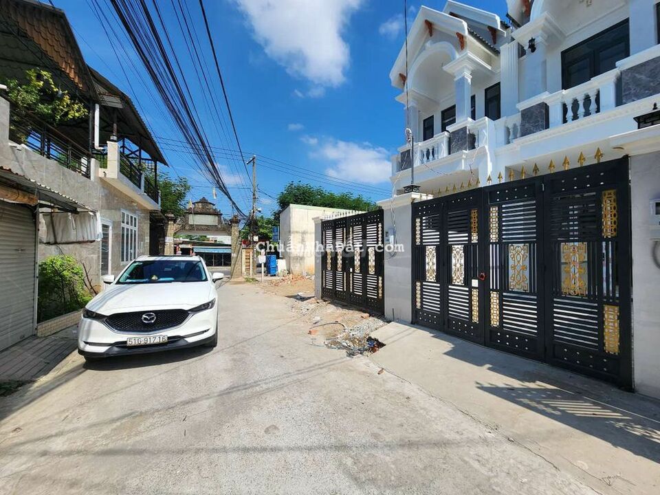 Bán nhà 1 trệt 1 lầu mới 100% hẻm xe hơi, phường Bửu Long, Biên Hòa