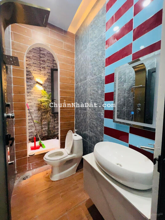 Bán nhà 1 trệt 1 lầu sổ riêng full thổ cư ngay hồ bơi Phương Nam KP2 P. Trảng Dài