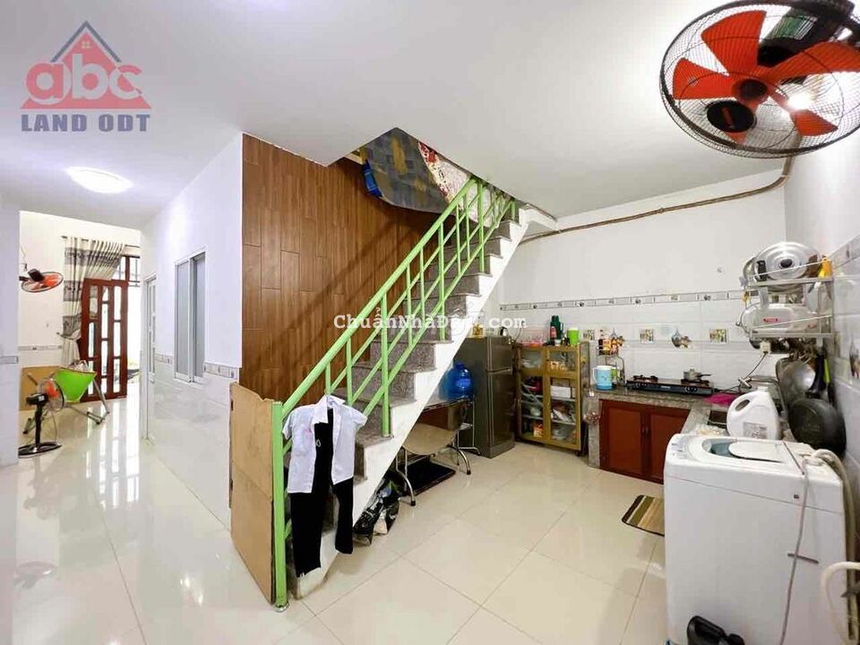 Nhà gác đúc cứng cáp lộc lâm hố nai giá tốt