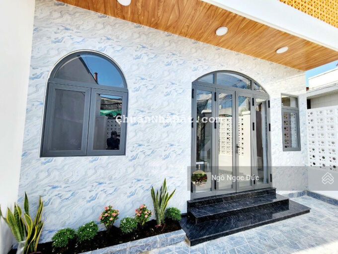 Nhà lầu khu Phúc Hải-Tân Phong 87,5m2 giá 3.95 tỷ, cách nhà thờ Thuận Hoà 500m. Alo 0962097739 Đức