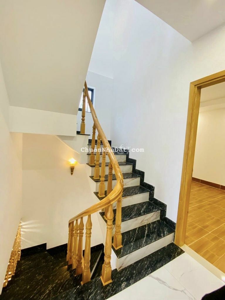 Gđ chuyển chỗ ở cần bán nhà 93,5m2 SHR ở Hồ Hòa, Tân Phong