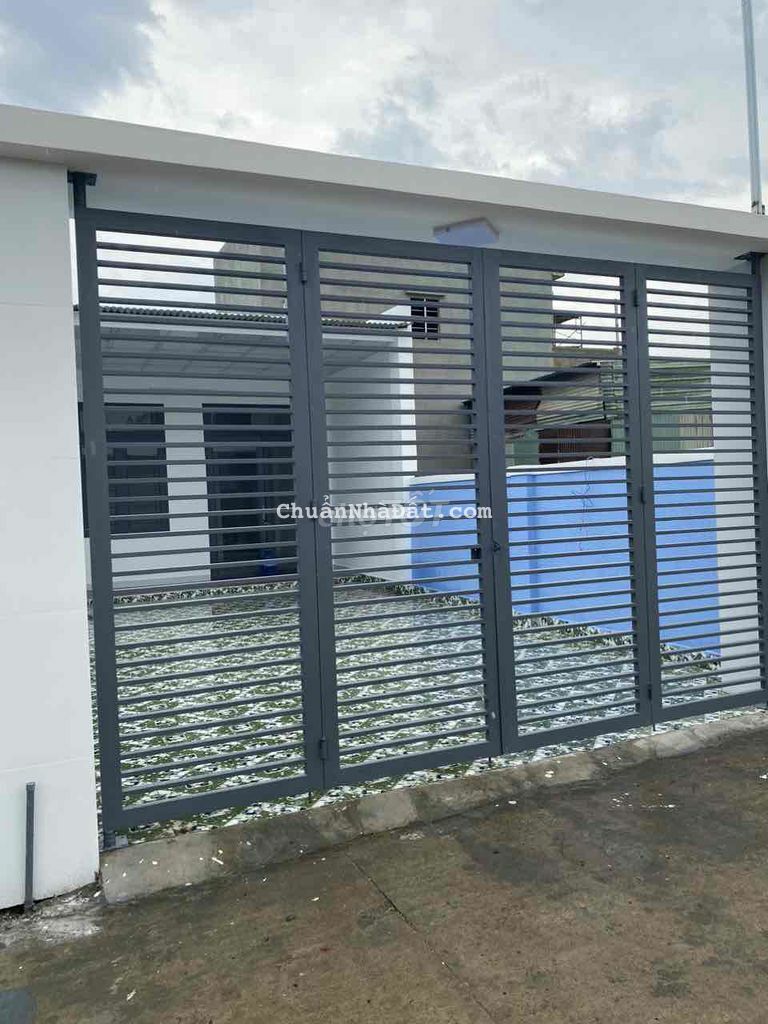 Nhà ngay chùa Từ Đức kế Trảng Dài