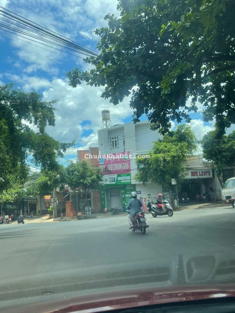 👉Chỉ có 4ty8 thôi,10m mặt tiền kinh doanh phố cũTPBMT.nhà 2 mê kiên cố 👉Chỉ có 4ty8 thôi,10m mặt tiền kinh doanh phố cũTPBMT.nhà 2 mê kiên cố