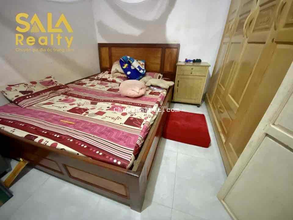 Nhà gác lửng nhỏ nhắn hẻm Nguyễn Hữu Thấu