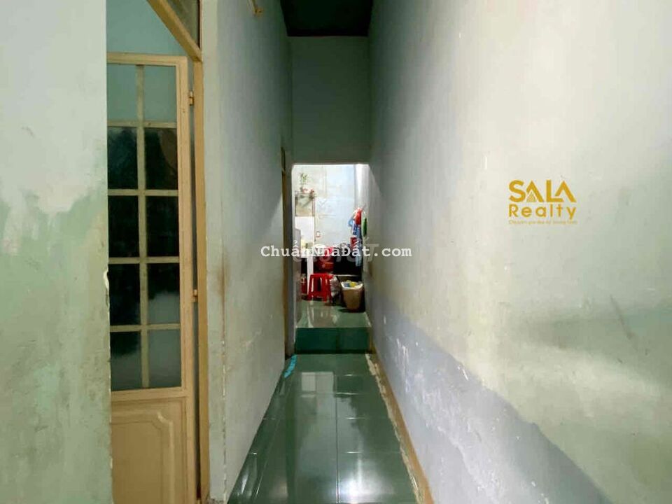 Nhà cấp 4 hẻm Cù Chính Lan - 5.6 x 15m (nở hậu) thổ cư 100% Nhà cấp 4 hẻm Cù Chính Lan - 5.6 x 15m (nở hậu) thổ cư 100%