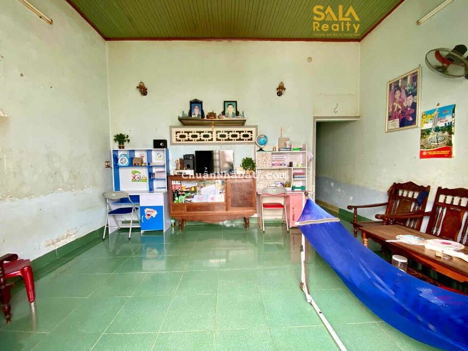 Nhà cấp 4 hẻm Cù Chính Lan - 5.6 x 15m (nở hậu) thổ cư 100% Nhà cấp 4 hẻm Cù Chính Lan - 5.6 x 15m (nở hậu) thổ cư 100%