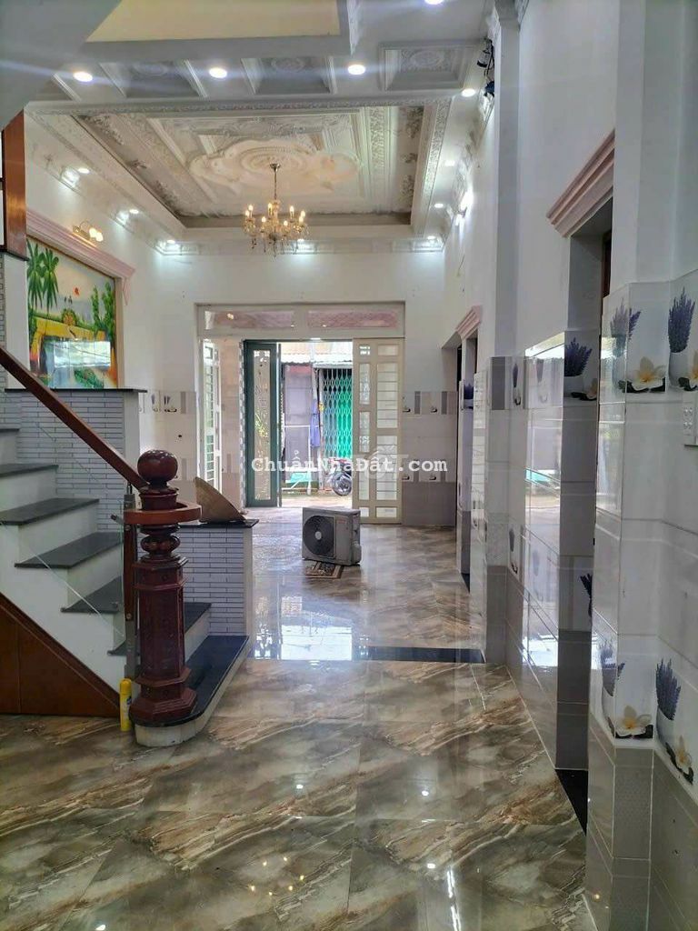 Bán nhà lầu đẹp 100m² gần đường Võ Văn Vân Vĩnh Lộc B