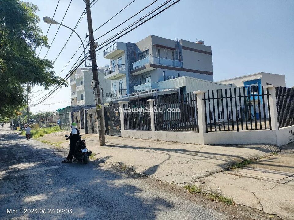 Nhà mặt tiền đường nhựa Tân long vị trí bao đẹp