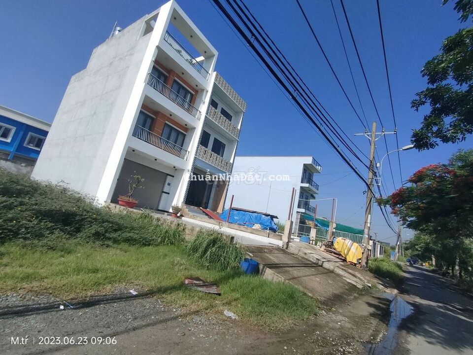 Nhà mặt tiền đường nhựa Tân long vị trí bao đẹp