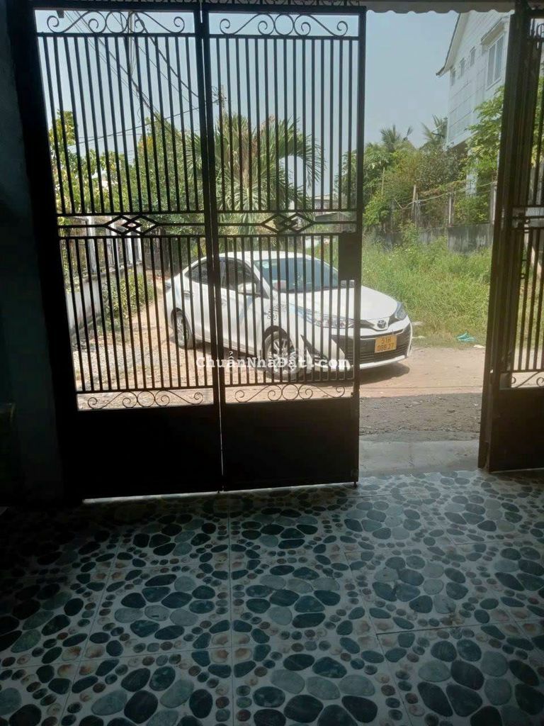 Bán nhà lầu 180m2 số nhà huyện hẽm xe hơi ấp4 xã đa phước ql50