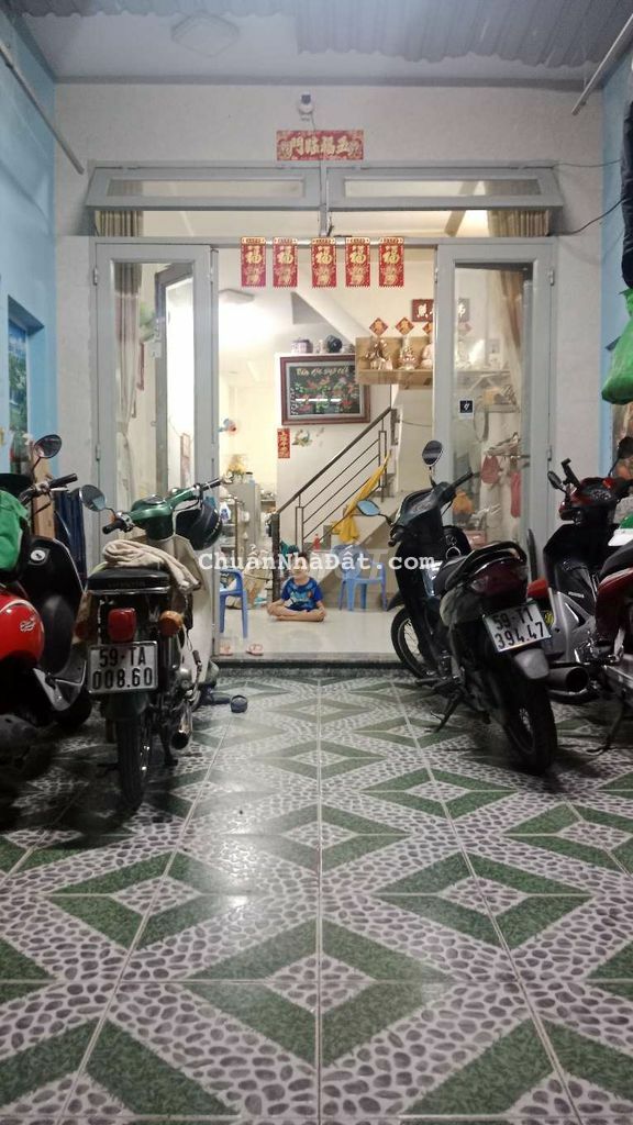 Bán nhà lầu mặt tiền đường nhựa 10m gần đường Tỉnh Lộ 10