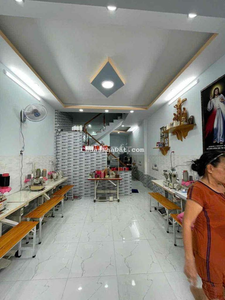 Nhà đẹp 4*12m 2PN Chi 1ty380 2/ngắn Nguyễn Thị Trọn Ấp 1 Vĩnh Lộc A Nhà đẹp 4*12m 2PN Chi 1ty380 2/ngắn Nguyễn Thị Trọn Ấp 1 Vĩnh Lộc A