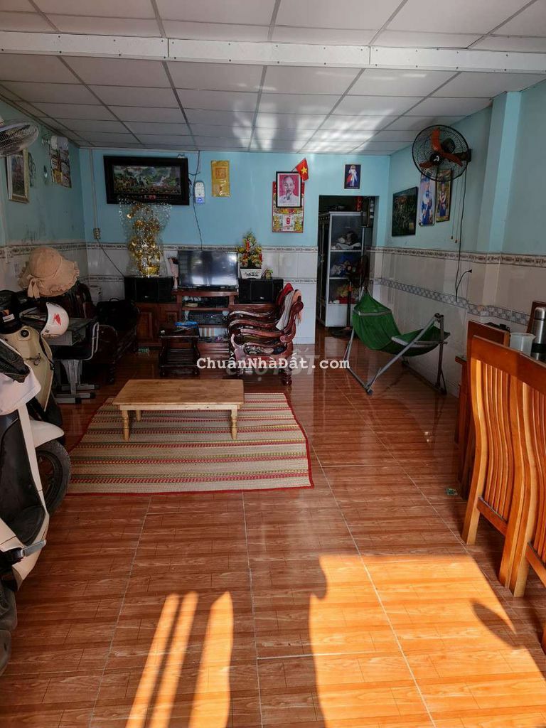 Bán nhà 2 tầng hxh ngủ trong nhà đường liên ấp 234, dt 64m2 chỉ 1,3t