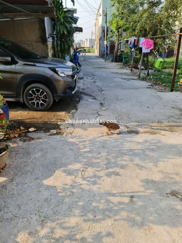 Bán nhà 2 tầng hxh ngủ trong nhà đường liên ấp 234, dt 64m2 chỉ 1,3t