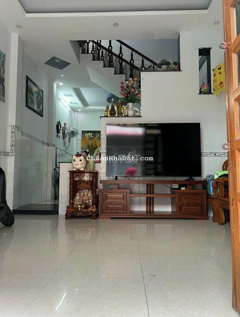 CHỦ CẦN THANH LÝ GẤP CĂN NHÀ MẶT TIỀN BÌNH CHÁNH