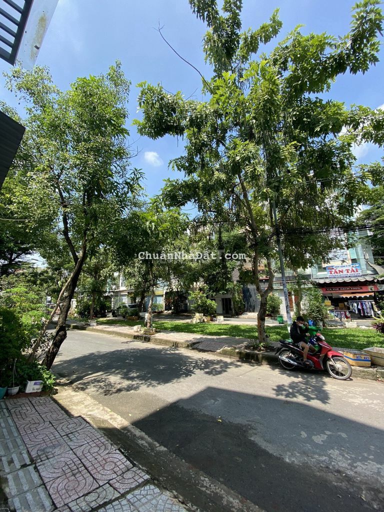 Chỉ 11.5 Tỷ . có ngay nhà 4 tấm 5x20m , đường xe tải thông Bình Thạnh