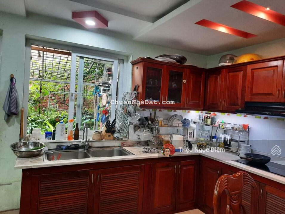 Bán nhà hẻm xe hơi 6m thông. 4 tầng BTCT. Khu dân trí cao