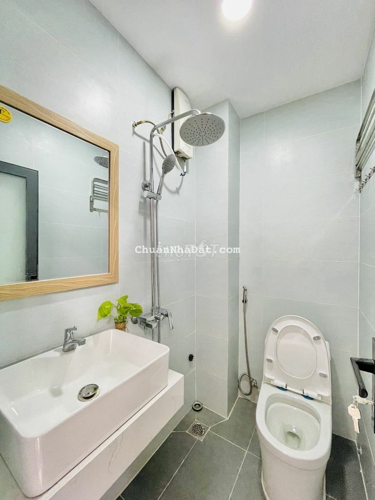 Hẻm xe hơi *6x21m* 4 tầng (7PN, 6WC).Lê Quang Định Bình Thạnh 13.5 tỷ