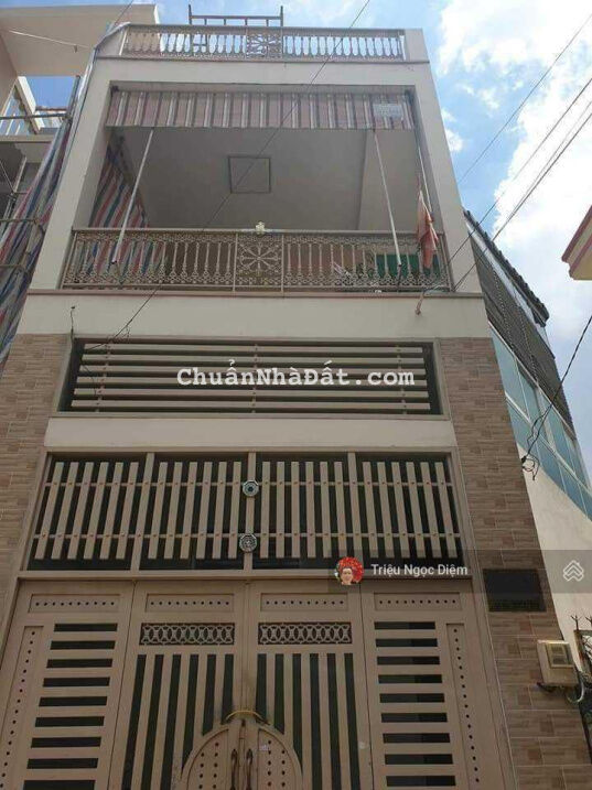 Bán nhà khu vực chợ Bà Chiểu. HXH thông tứ tung sát mặt tiền. Diện tích lớn vừa ở vừa cho thuê