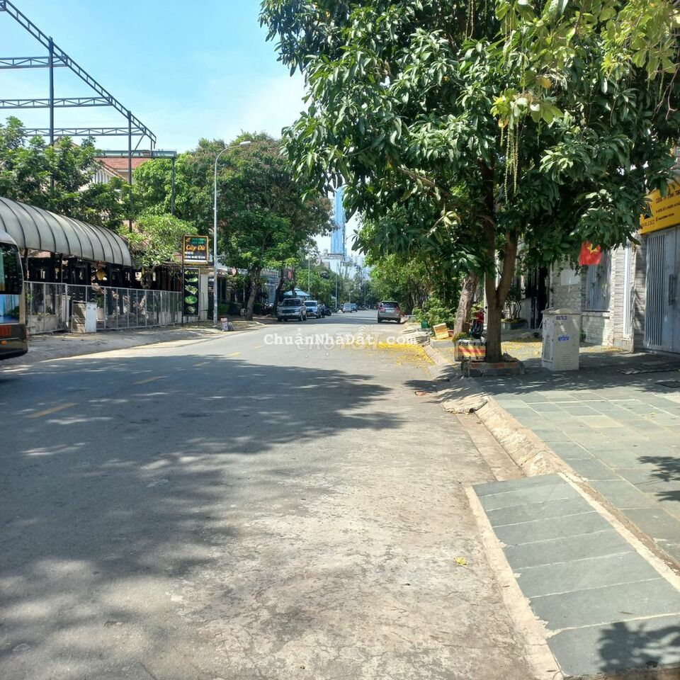 Bán nhà Đặng Thùy Trâm P.13,BT 11x20 ,3T, 26.5 tỷ