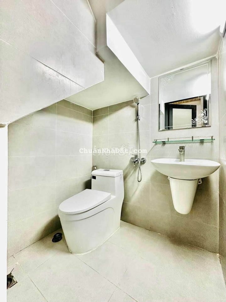 Nhà 1/ HXH bán 1.2 tỷ sở hữu 34m2, 1 Trệt 2 Lầu, Hoàng Hoa Thám, BT