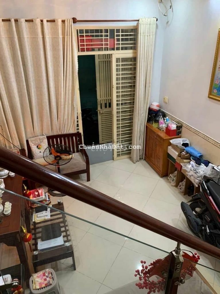 Cần bán căn nhà DT 38m2 .ở  Ngô Đức Kế, Bình Thạnh. Sổ riêng