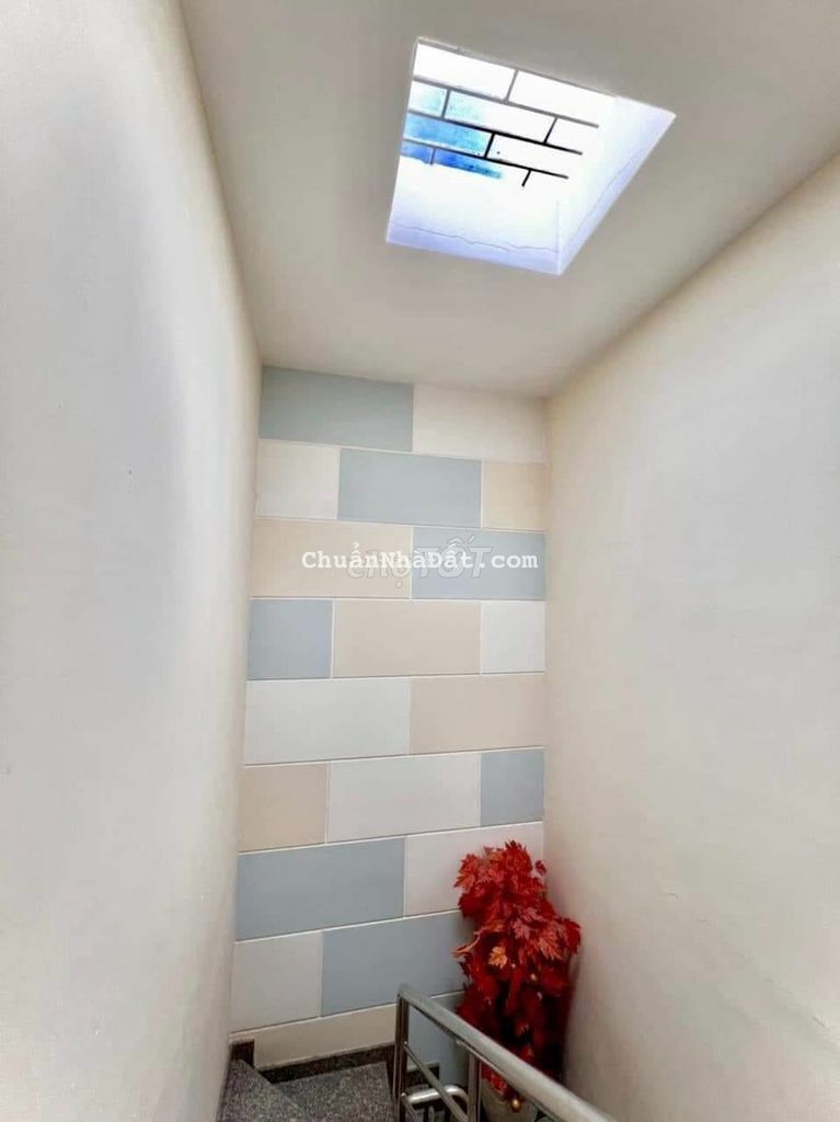 Cần bán căn nhà DT 38m2 .ở  Ngô Đức Kế, Bình Thạnh. Sổ riêng