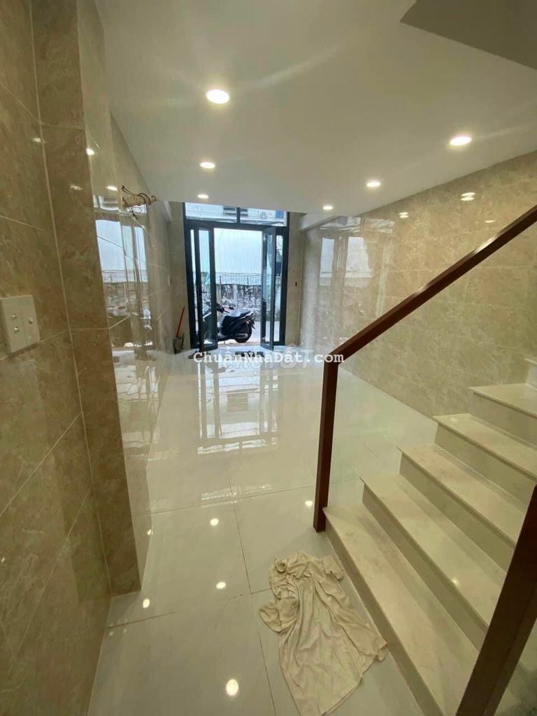 Cô chủ bán căn nhà Nơ Trang Long,phường 12, quận Bình Thạnh 39,6m2 SHR