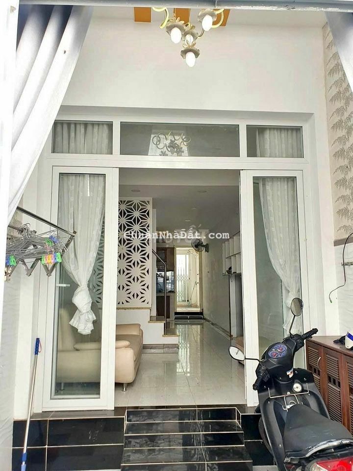 Hợp ở gia đình căn Nguyễn Hữu Cảnh BT 1tỷ490 SHR