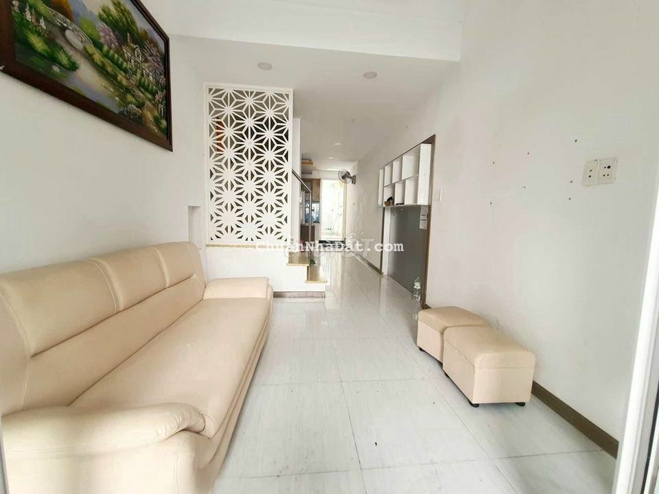 Hợp ở gia đình căn Nguyễn Hữu Cảnh BT 1tỷ490 SHR