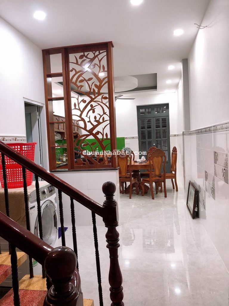 Bán gấp nhà HXH Đinh Tiên Hoàng, DT 4,2x10m, 4 tầng, giá 7,9 tỷ có TL