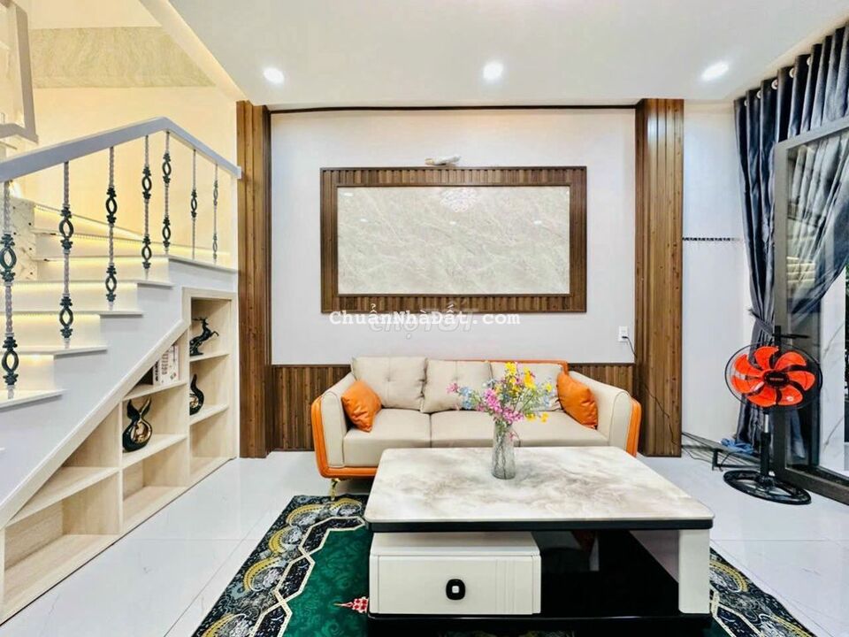 GIẢM 300TR BÁN GẤP NHÀ 2 LẦU ĐƯỜNG NGÔ TẤT TỐ, PHƯỜNG 22, BÌNH THẠNH