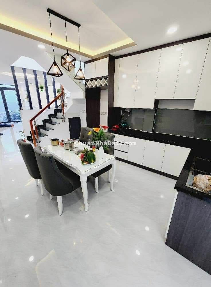 NHÔI NHÀ NHỎ NẰM TRÊN ĐƯỜNG NGUYỄN THƯỢNG HIỀN, BÌNH THẠNH