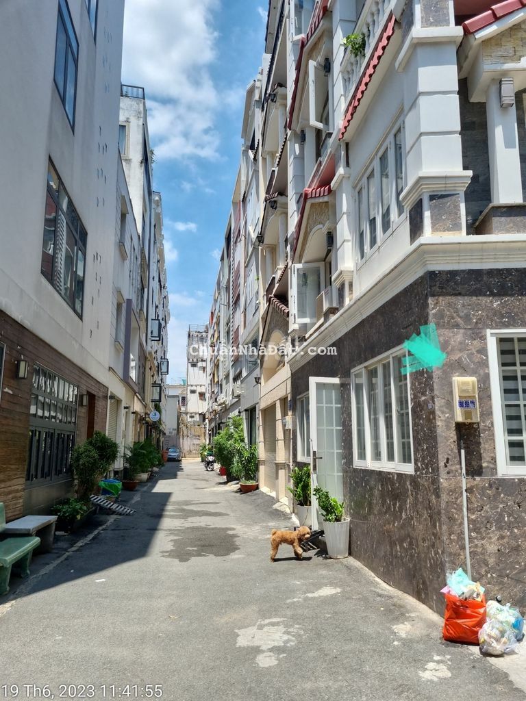 Sát VINCOM, HXH, Căn góc 2 mặt tiền Nguyễn Xí, ngang khủng,10.5 tỷ TL.