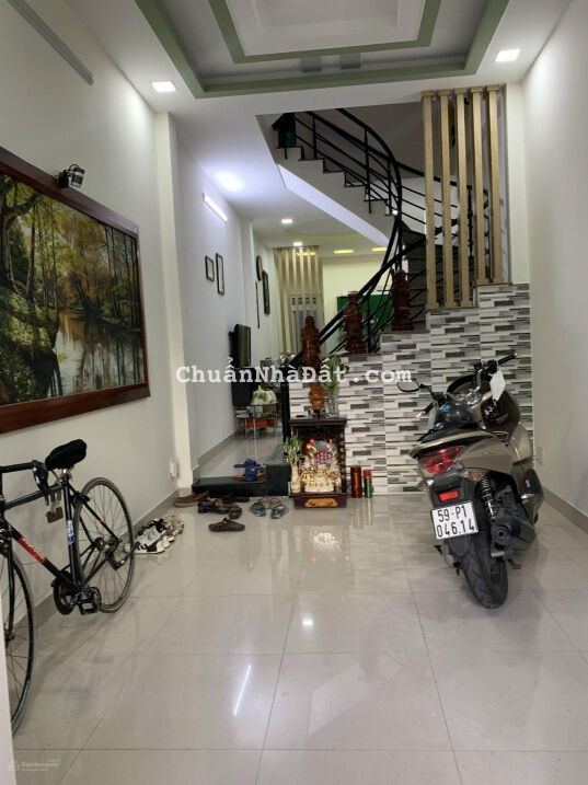 Bán nhà cạnh khu biệt thự Lam Sơn 4x15m, 4 lầu, hẻm xe hơi, giáp Phú Nhuận, chỉ 8,5 tỷ TL