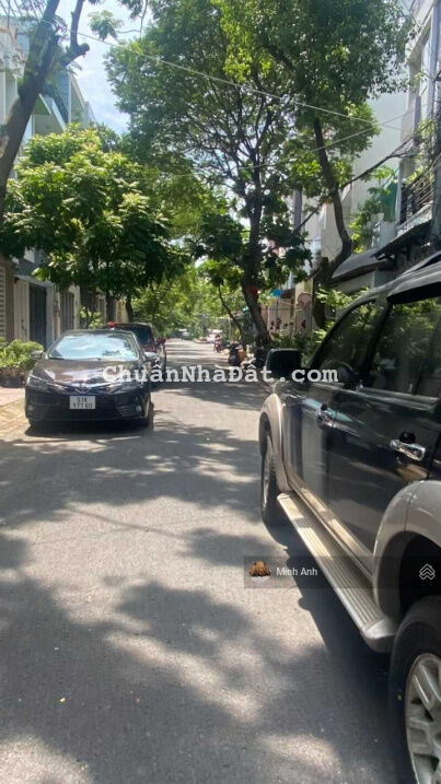 Siêu vị trí sát ĐH Văn Lang, đường 8m Đặng Thùy Trâm P13 BT (4.5X15) 4 tầng giá chỉ 7.5tỷ