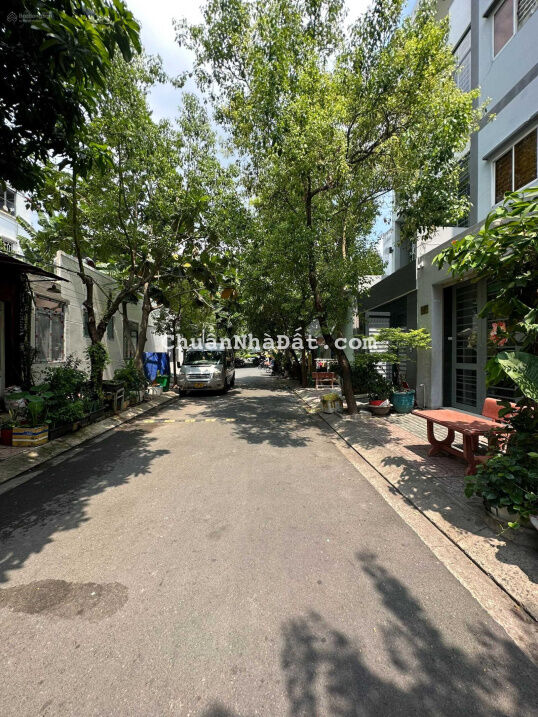 Hàng hiếm mới ra thị trường 4tầng sốc 7,8 tỷ đường 12m Đặng Thùy Trâm(Trục 30m) - Đại học Văn Lang Hàng hiếm mới ra thị trường 4tầng sốc 7,8 tỷ đường 12m Đặng Thùy Trâm(Trục 30m) - Đại học Văn Lang