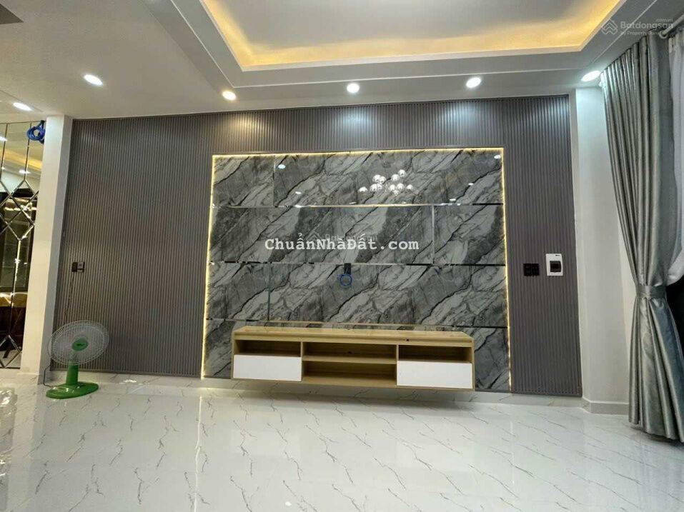 Căn nhà duy nhất Nguyễn Văn Đậu-Lê Quang Định, 5 tấm mới cứng có thang máy 4.5x15m xe hơi tận nhà