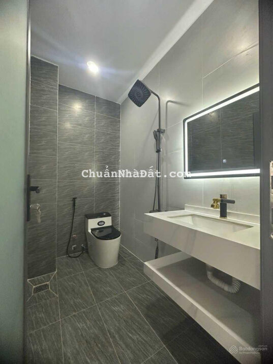 Căn nhà duy nhất Nguyễn Văn Đậu-Lê Quang Định, 5 tấm mới cứng có thang máy 4.5x15m xe hơi tận nhà