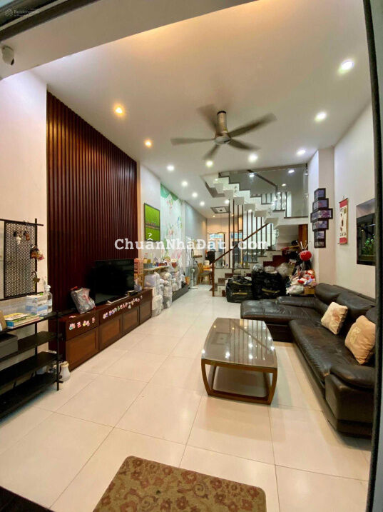 Giảm 1.5tỷ Bán Nhà Đường 6m xe hơi đậu trong nhà 4.5x15m 4 Tấm Mới full nội thất ngay Lê Quang Định