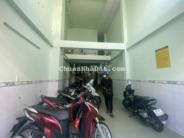 NÓNG NHỈNH 8 TỶ CÓ CHDV 4 tấm 11 phòng HXH cách Phạm Văn Đồng 50m NÓNG NHỈNH 8 TỶ CÓ CHDV 4 tấm 11 phòng HXH cách Phạm Văn Đồng 50m