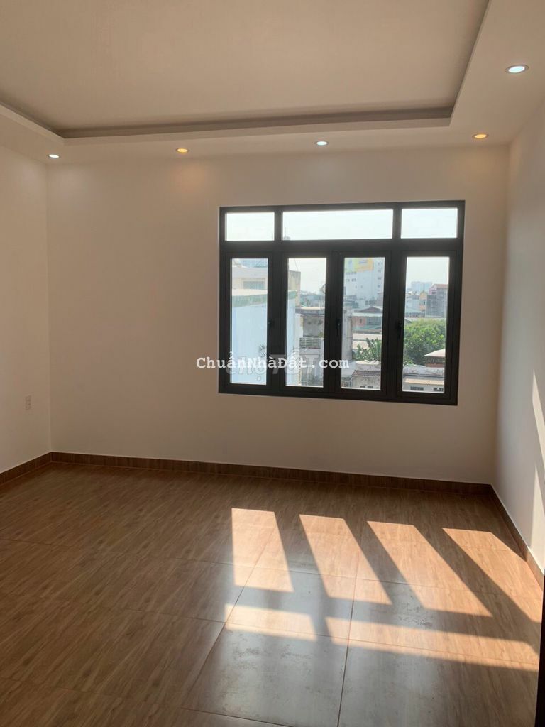 Bán nhà mới 100%, DT khủng 6mx15m ngay Vincom Nguyễn Xí p26 BT, 5 Tấm
