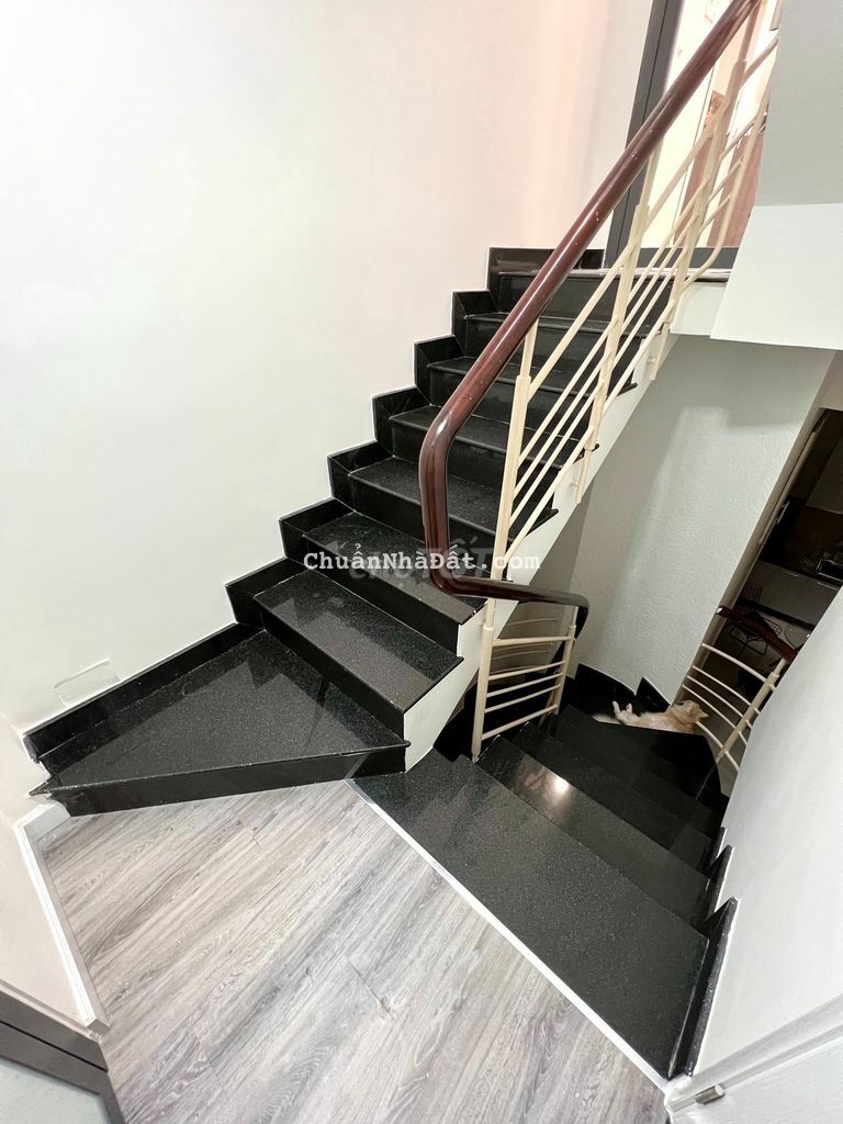 Căn nhà vị trí đắc địa, Hẻm xe hơi *6x15m*,Đặng Thùy Trâm, 11 tỷ TL. Căn nhà vị trí đắc địa, Hẻm xe hơi *6x15m*,Đặng Thùy Trâm, 11 tỷ TL.