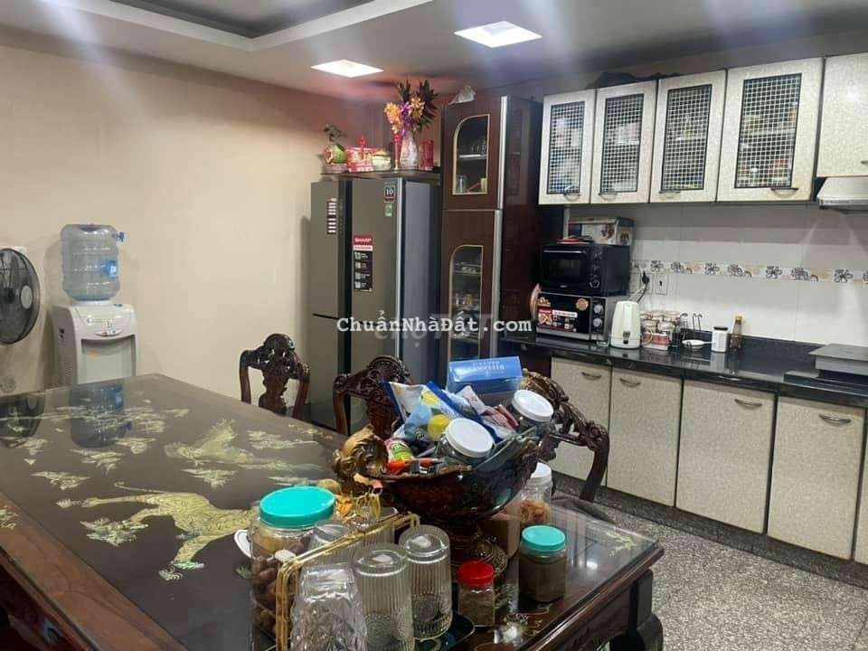 HOT CẦN BÁN GẤP NHÀ HẺM 215 Nguyễn Xí P13 Bình Thạnh nằm sát mặt tiền